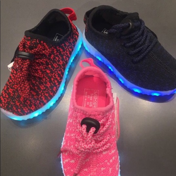 Shoes light up - Picture 2 of 3