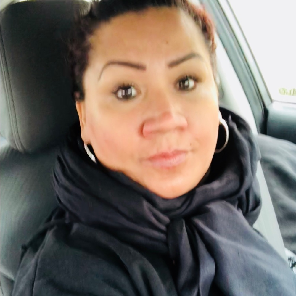 Meet your Posher, Elida
