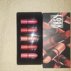 LOOK IN A BOX MINI LIPSTICKS BE SENSATIONAL