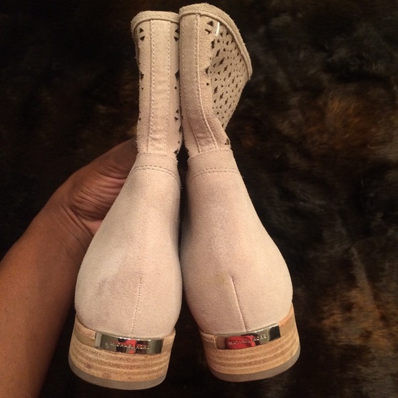 Michael Kors Sunny Bootie - Picture 7 of 9