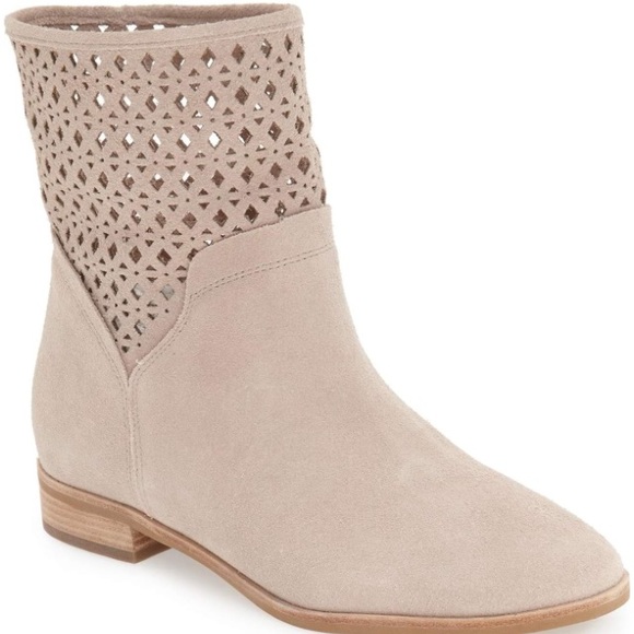 Michael Kors Sunny Bootie - Picture 3 of 9