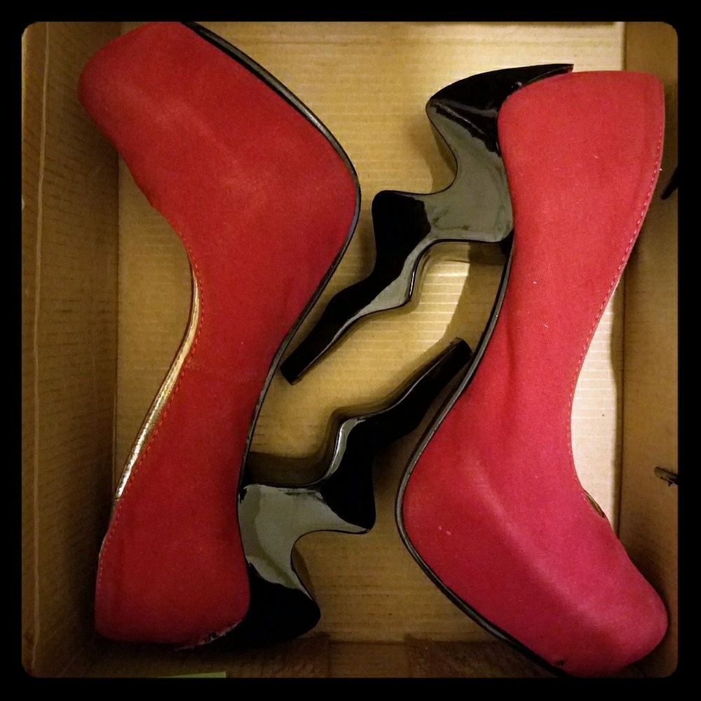 Shiekh red suede ⚡bolt heels