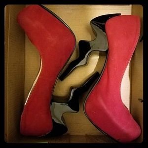 Shiekh red suede ⚡bolt heels