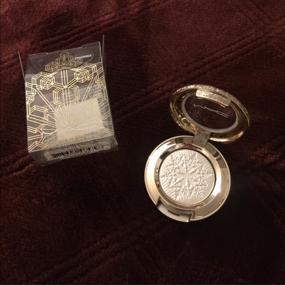 BNIB MAC SNOWBALL FROSTWINKED