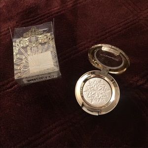 BNIB MAC SNOWBALL FROSTWINKED