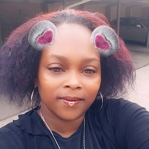 Meet your Posher, Denae