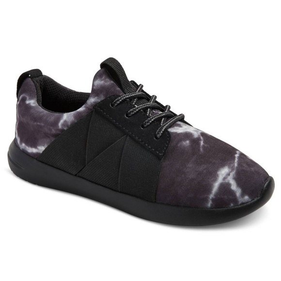 Art Class Other - Boys Art Class Size 6 Slip-On Lace Sneaker Black