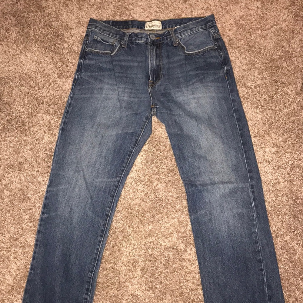 Men’s Aeropostale blue jeans.