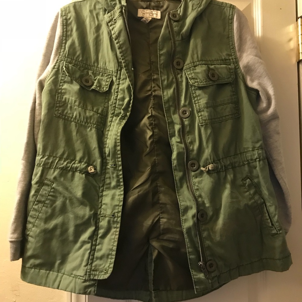green jacket - Picture 3 of 4