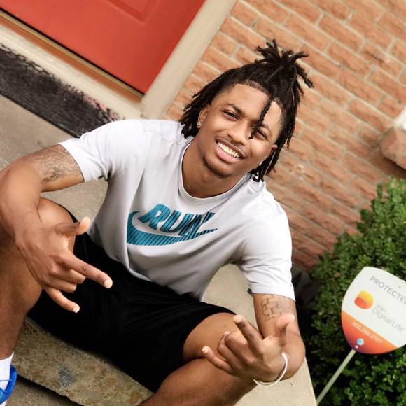 Meet your Posher, Darius - Picture 1 of 1