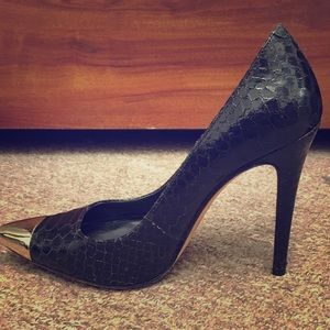 Black Alice and Olivia heels with gold toe