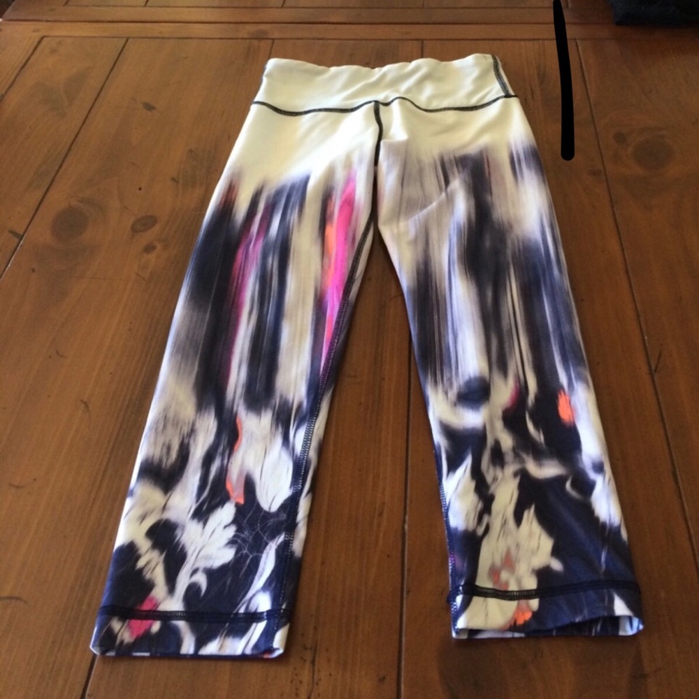 ❗️sold ❗️Lululemon 19” inseam crops, size 2.
