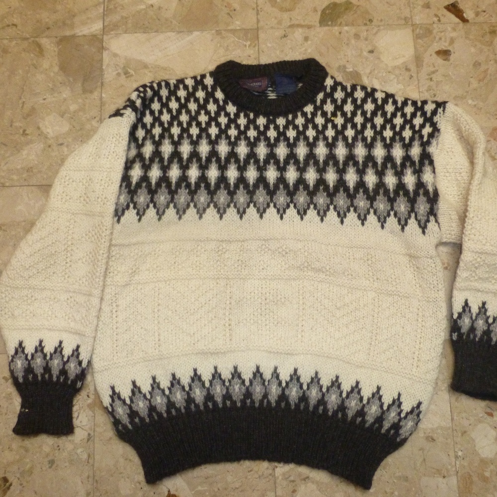 uni sex Glencraig  Nordic Ski Sweater 100% Wool