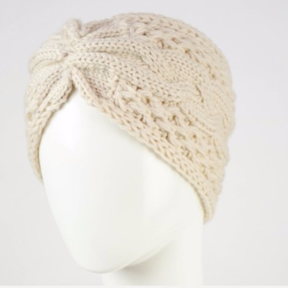 Cute cable knit ear warmers - Picture 2 of 2