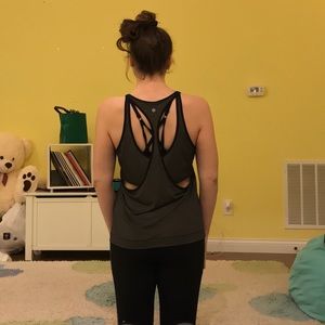 Lululemon run the day tank size 10