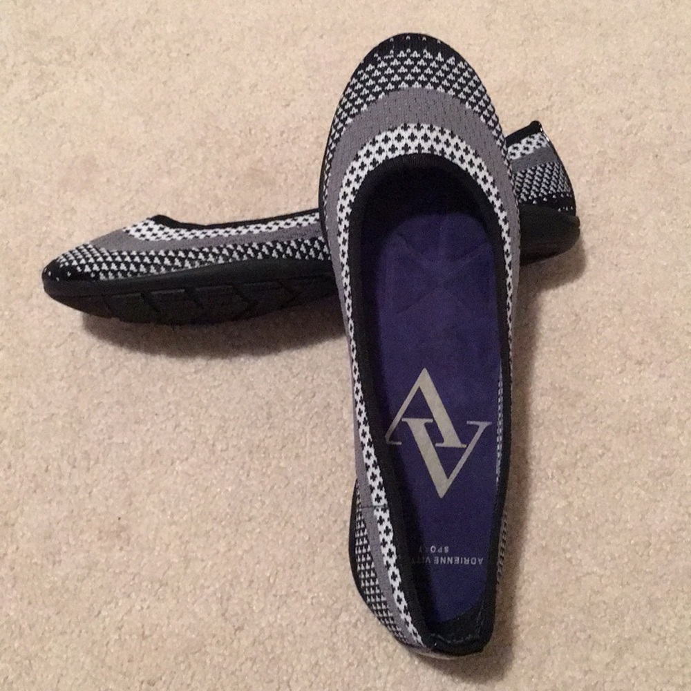 👊🎊Adrienne Vittadini Moonstone Flat