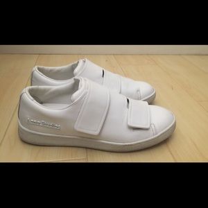 Tripple White