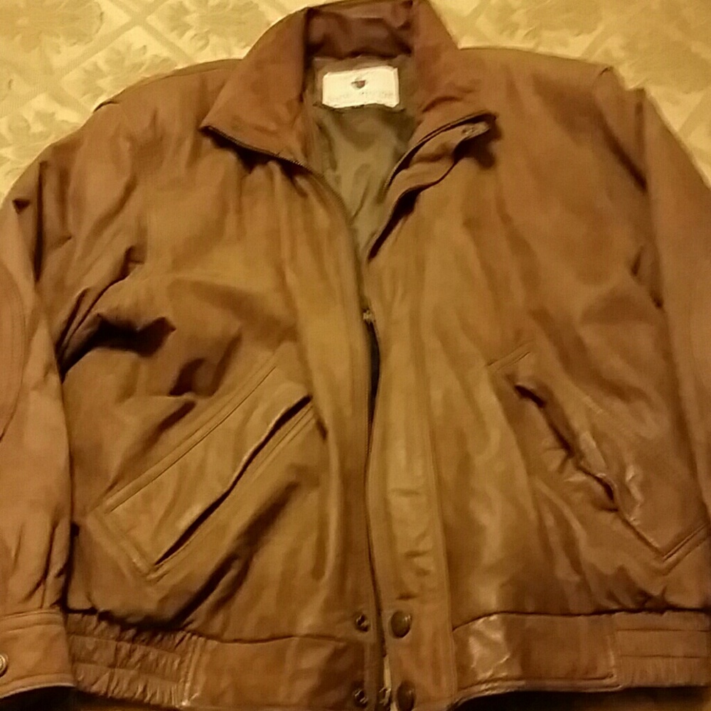 EUC womens leather jacket