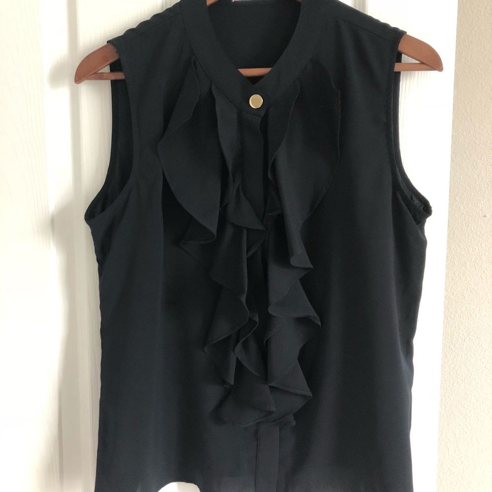 Flowy Calvin Klein Sleeveless Blouse