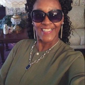 Meet your Posher, Terrial