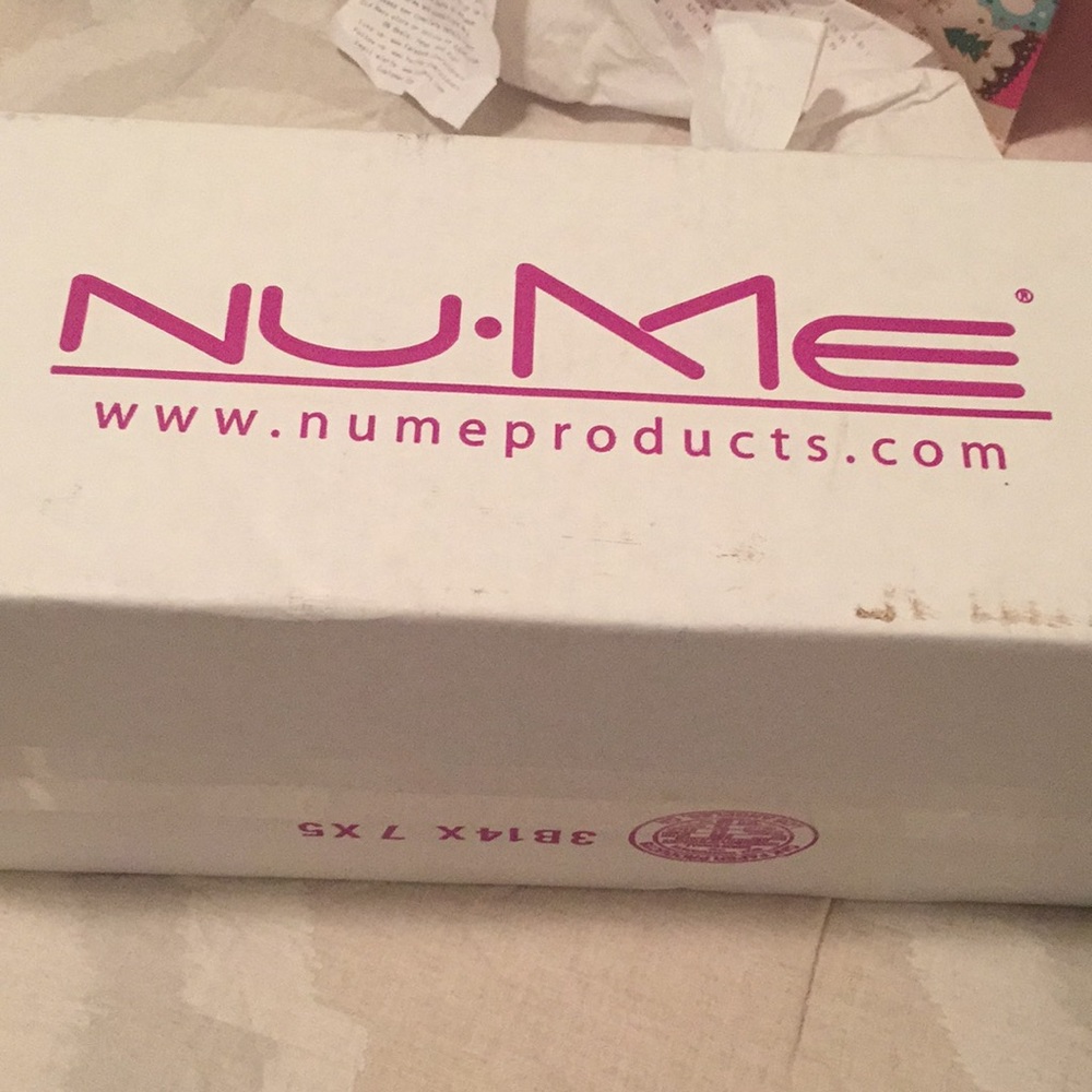 NuMe hair straightener still in box.