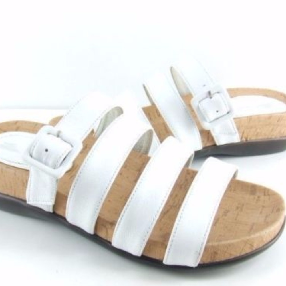 Antelope #153 Flat Sandal White