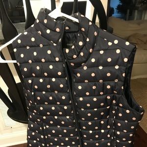 Women’s vest with polka dots.