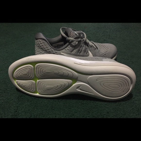 Grey & white Nike - Picture 2 of 4