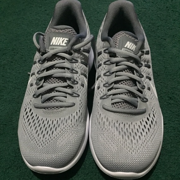 Grey & white Nike - Picture 3 of 4