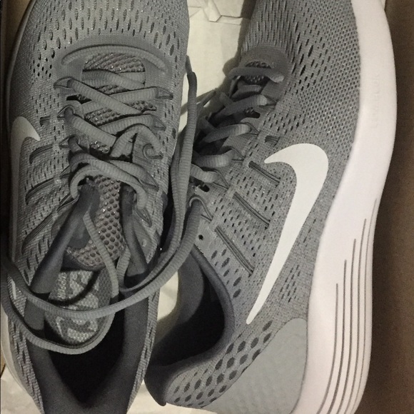 Grey & white Nike - Picture 4 of 4