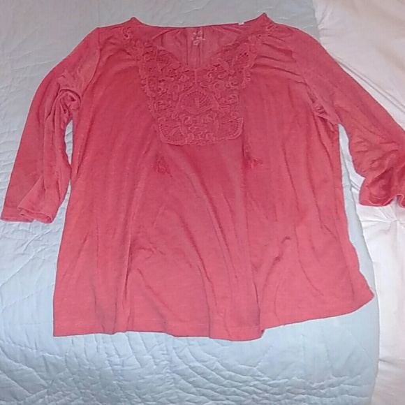 2 top bundle - Picture 3 of 4