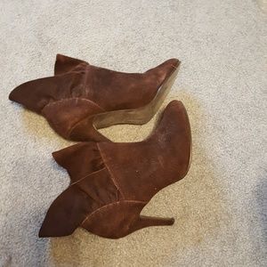Nine West Brown Suede Tulip Booties size 6