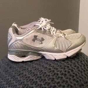 Under Armour white sneakers 7.5