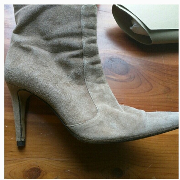 Sergio Rossi beige suede boots - Picture 2 of 4