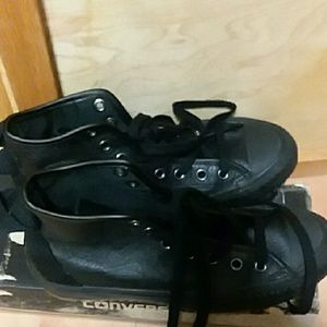 Leather all black Converse Sneakers