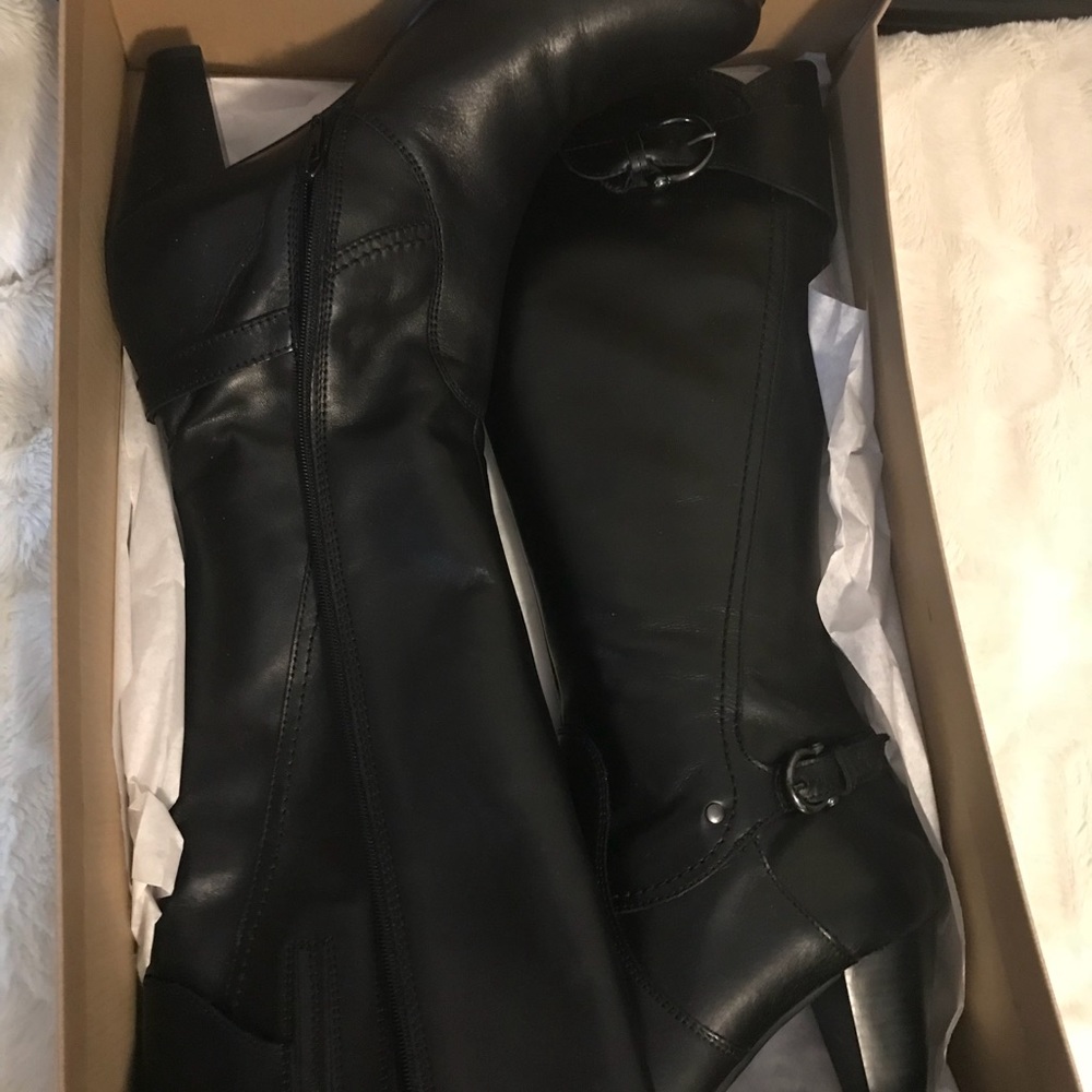 Clark’s knee hi leather heeled boot