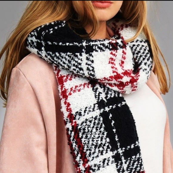 NEW, Brilliantly Beautiful Plaid Oblong Scarf - Picture 2 of 2