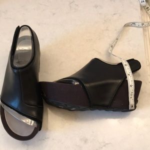 Black Leather Tsubo wedge sandals