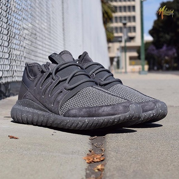 le adidas mens granitgray tubulare scarpe poshmark radiale le adidas mens granitgray tubulare scarpe poshmark radiale