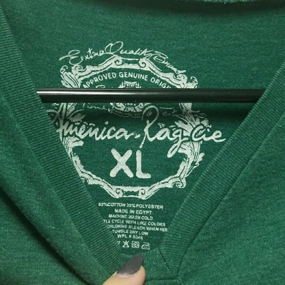 Men's American Rag v neck - Picture 2 of 2