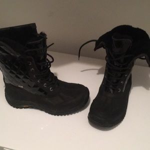 Brand New UGG Women's Adirondack II Quilted Boots