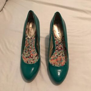 Green patent Madden Girl pumps