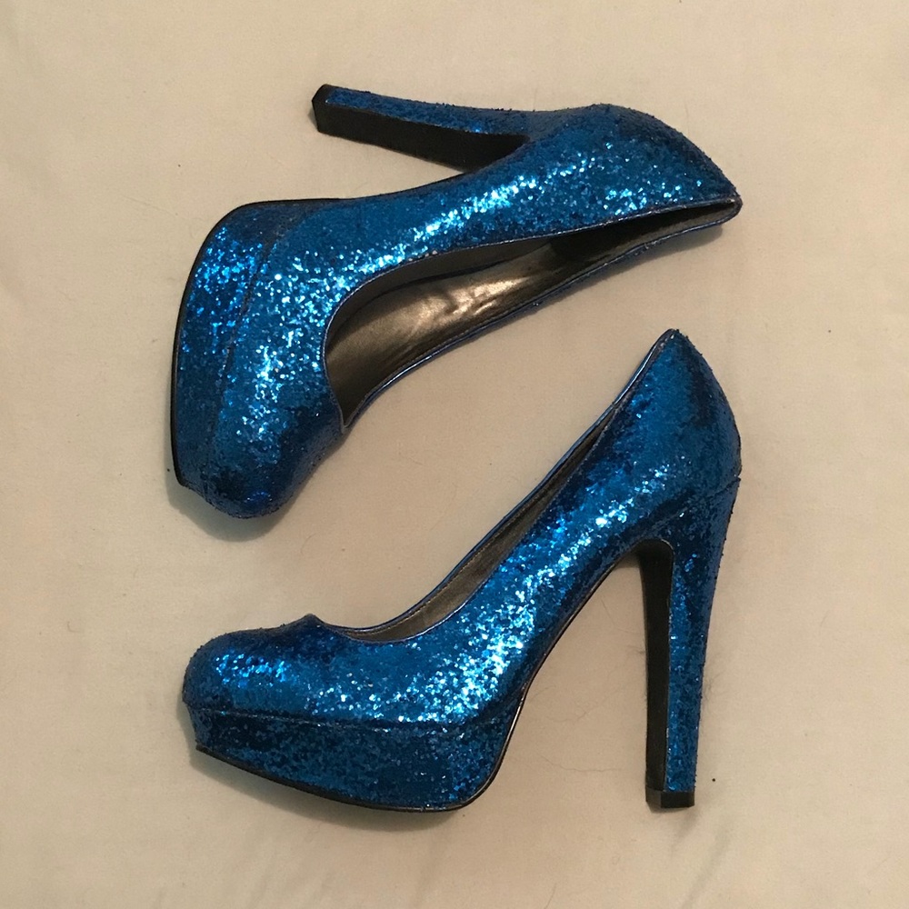 Blue sparkle Guess pumps