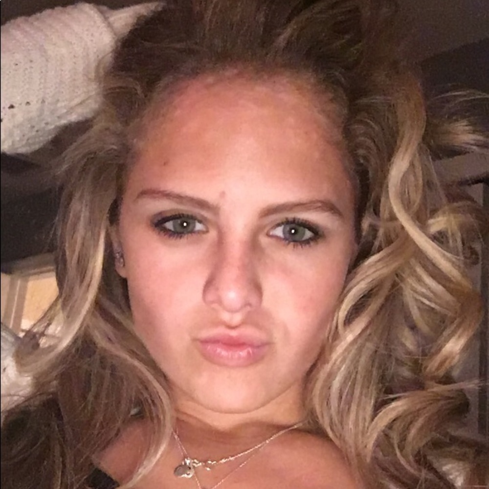 Meet your Posher, Julianna