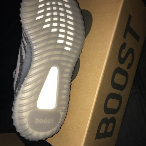 AUTHENTIC YEEZY BOOST 350 V2 main image 5