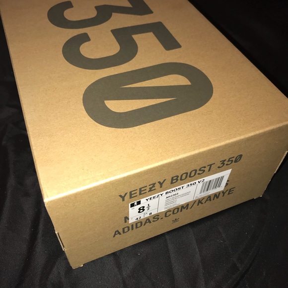 AUTHENTIC YEEZY BOOST 350 V2