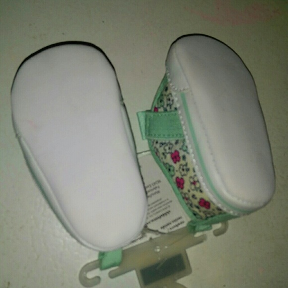 BABY SHOES - Picture 3 of 3