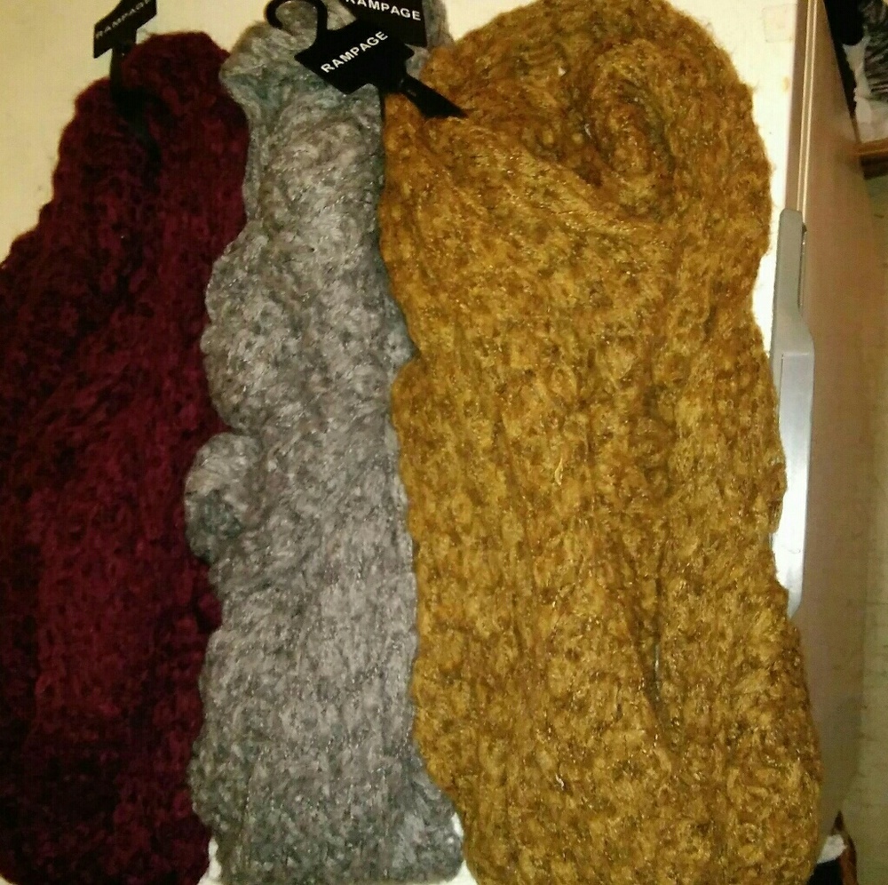 SCARF - Picture 2 of 2