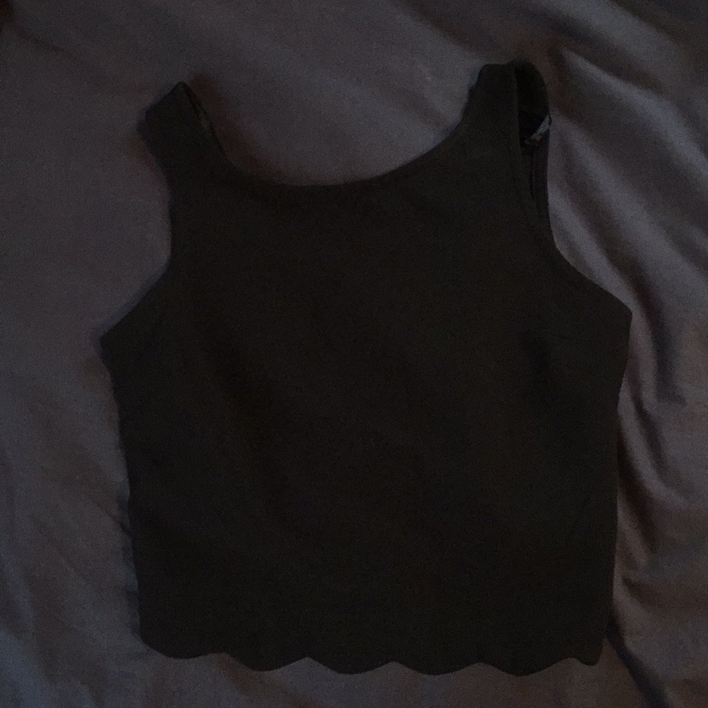 black crop top