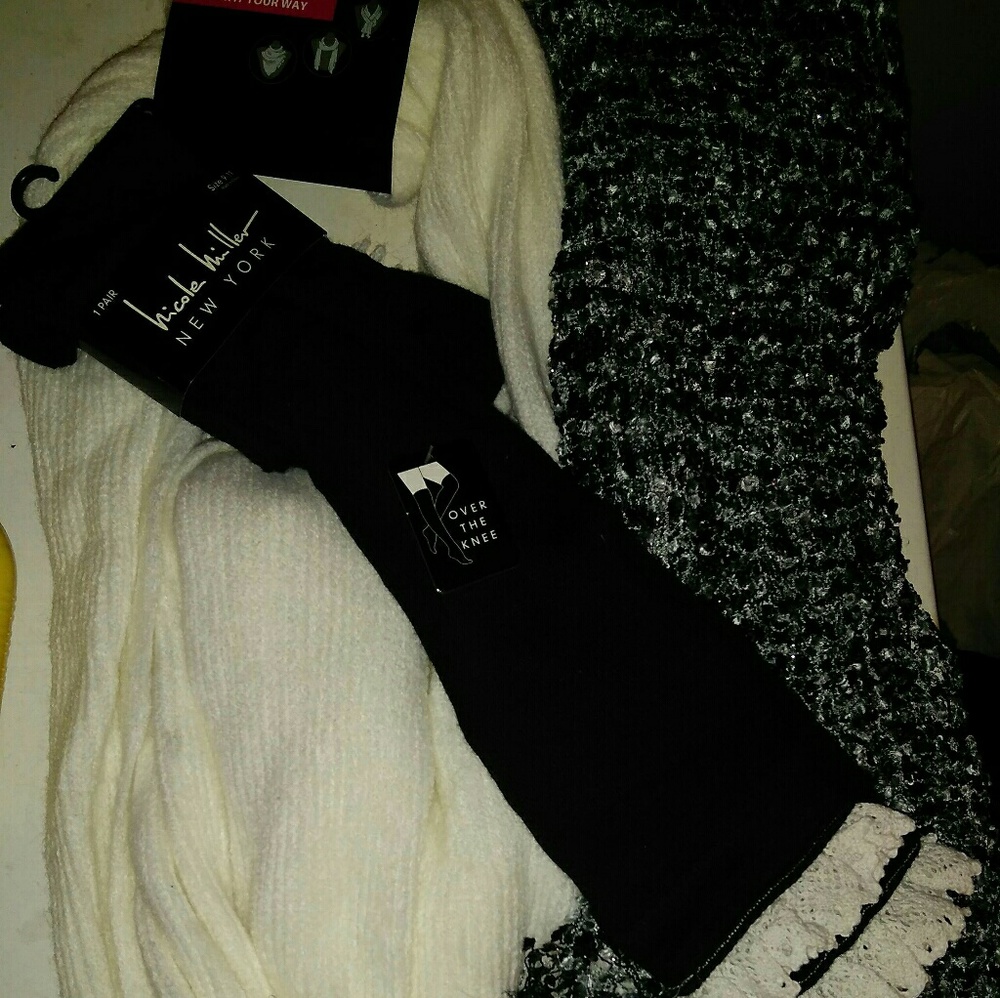 SCARFS N SOCK SET - Picture 2 of 2